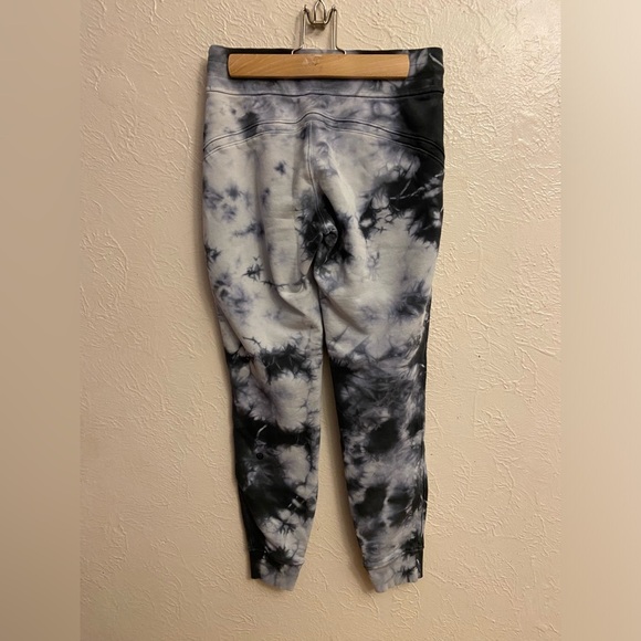 Lululemon sweatpants - Picture 6 of 7